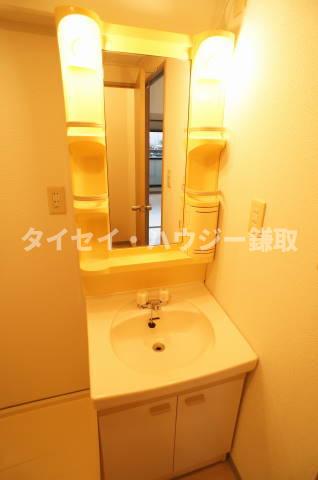 アヴニール梨の樹0102号室 独立洗面台です。