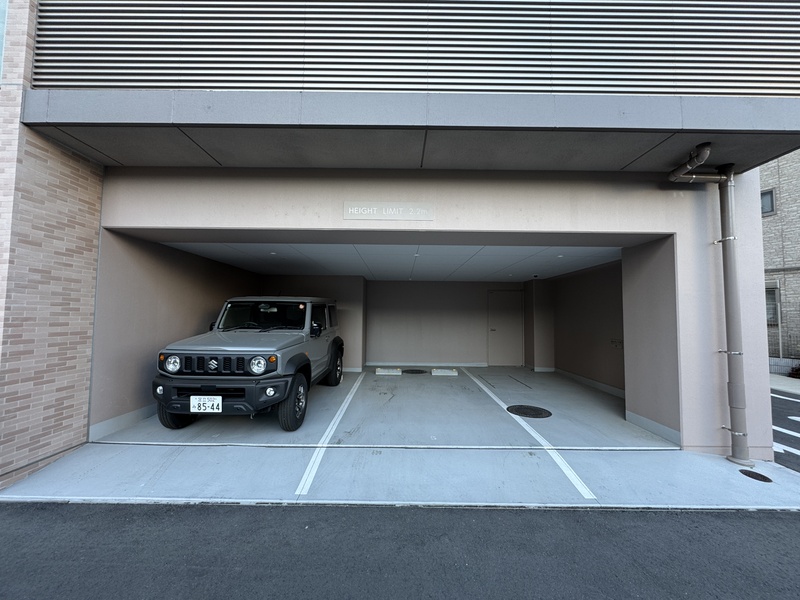 ワンルーフフラット町屋3階 駐車場