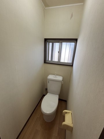 第一大谷アパート0101号室 トイレ