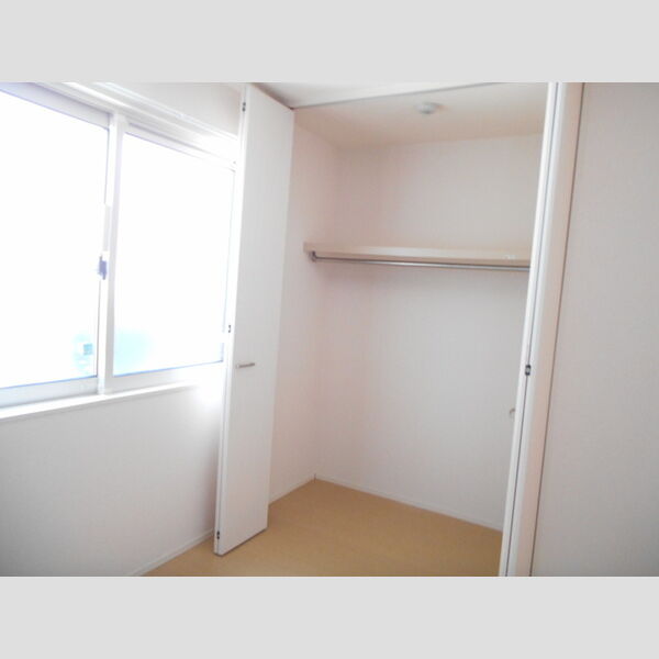グランレーヴ　C101号室 6.1帖洋室　クローゼット