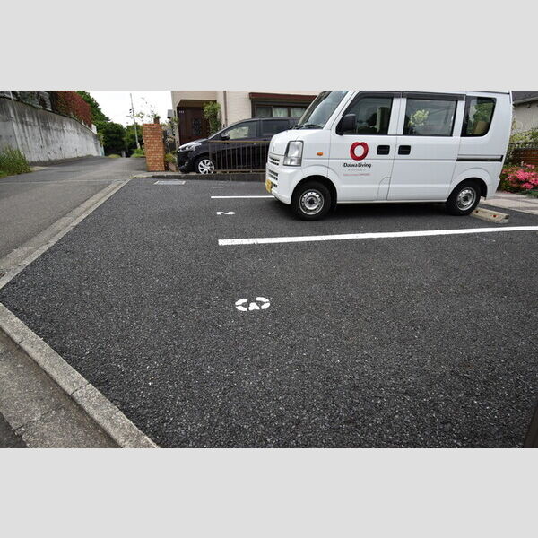 ビラージュ町田203号室 駐車場