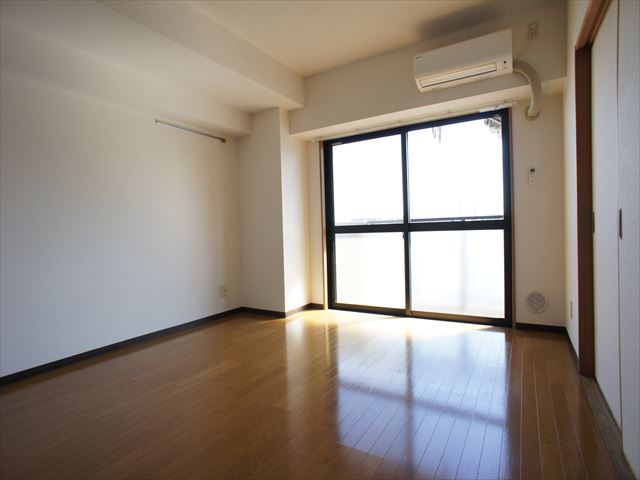 椎の実ハイツ0506号室 リビング