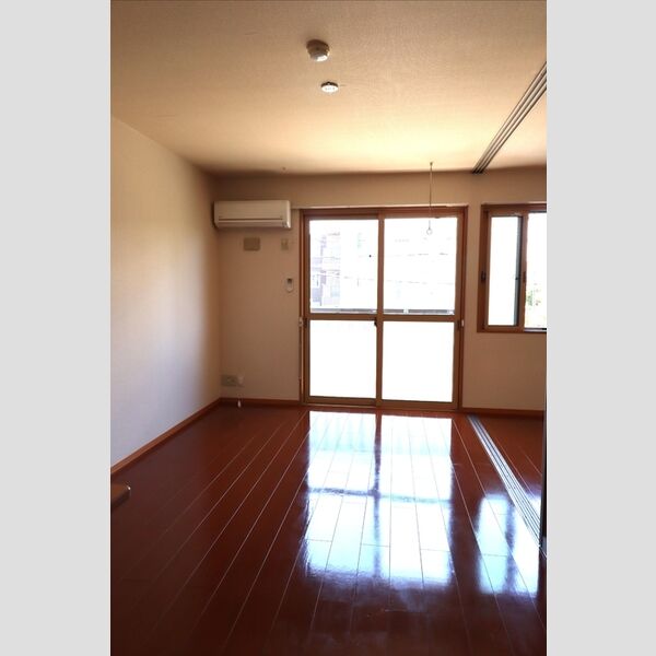 モナリエ春日　Ⅰ・ⅡⅠ203号室 LDK