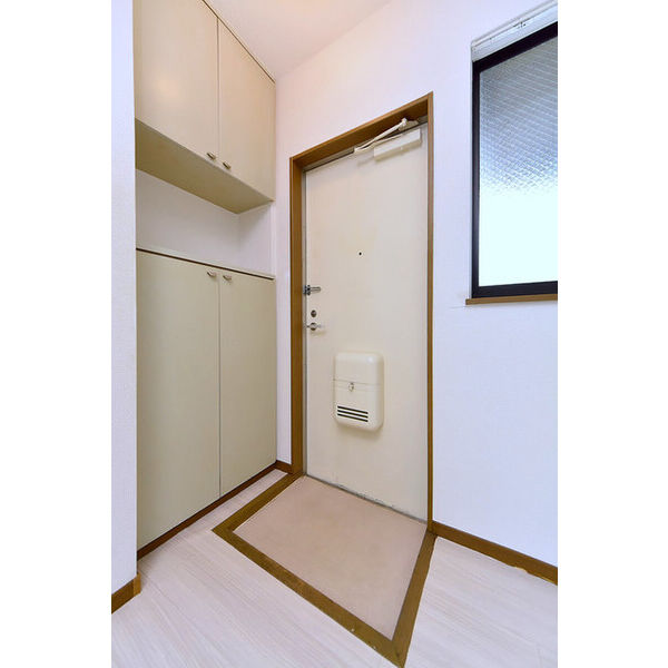 アイレッツ・ヒロ 玄関