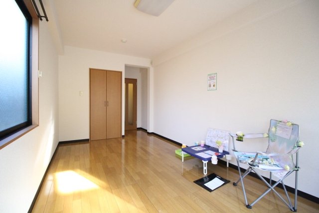 指扇駅前プラザ1階 小物類はイメージです。