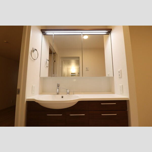 アヴァンス堀切 洗面化粧台