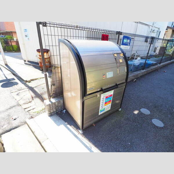 カシータ等々力緑地 敷地内ごみ置き場