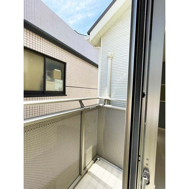 谷戸町一丁目戸建て バルコニー