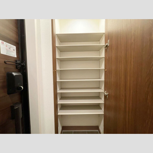 ルリアン綾瀬Ⅱ103号室 玄関