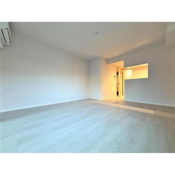 LUGEND大宮203号室 リビング