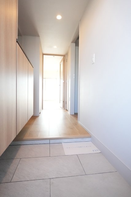 イニシア東京尾久 玄関