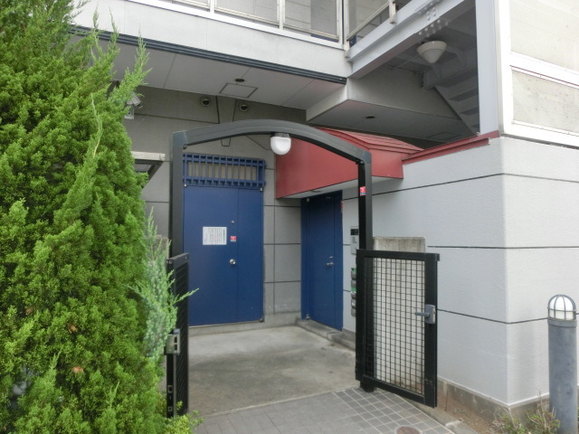 ケイ・コーナービル エントランス