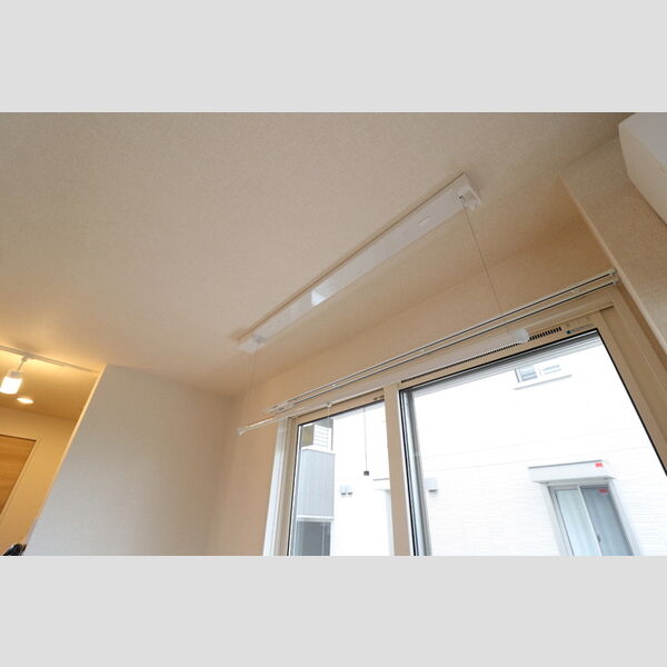 グランサントビー201号室 室内物干し