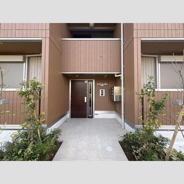 メゾン　シャルム202号室 エントランス