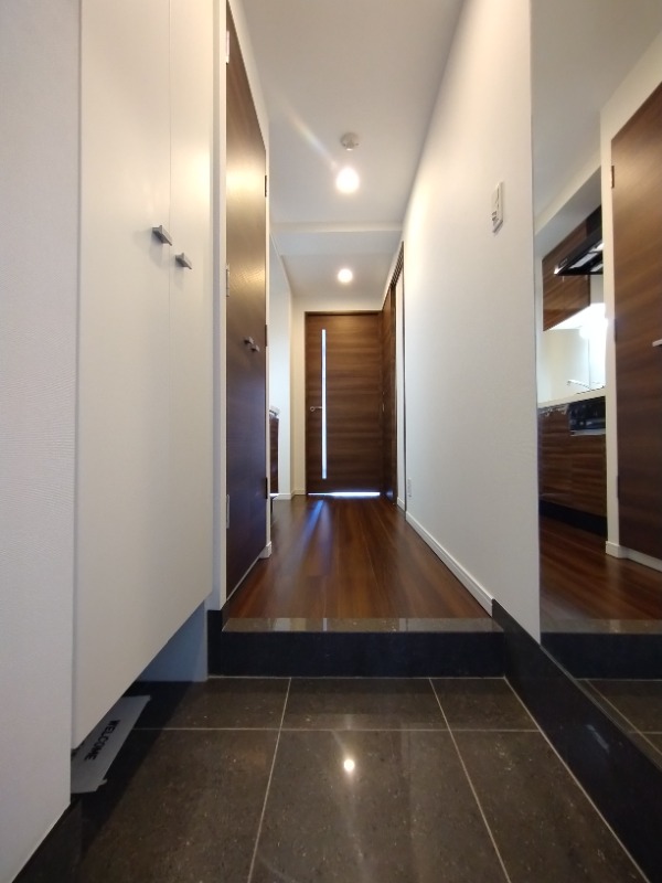 クレイシア千歳船橋アーバンプレミオ4階 玄関