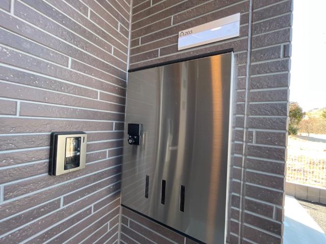 ラウレア　モリ203号室 宅配ボックス