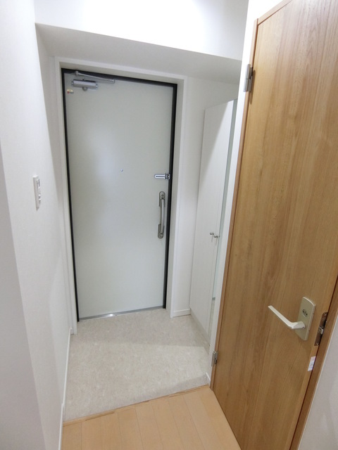 Ｏａｋ　Ｃｉｔｙ　Ｋａｍａｔａ0305号室 玄関
