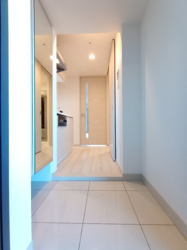 クレイシア秋葉原ラグゼスウィート2階 玄関