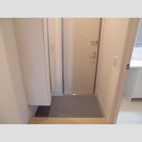 ソレイユM 玄関