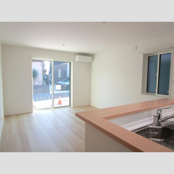 大野町2丁目戸建貸家 居室全景