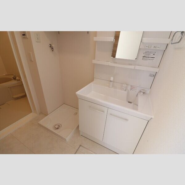 バレンティア301号室 洗面