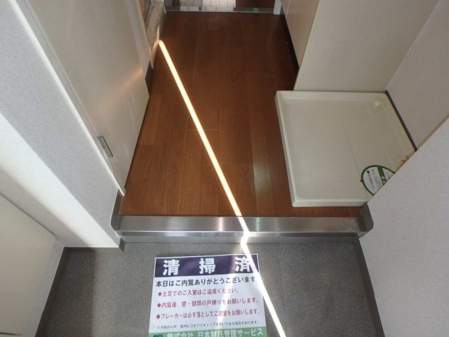 スカイコート駒場東大前4階 玄関