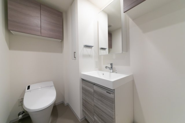 プラウドフラット西早稲田703号室 トイレ