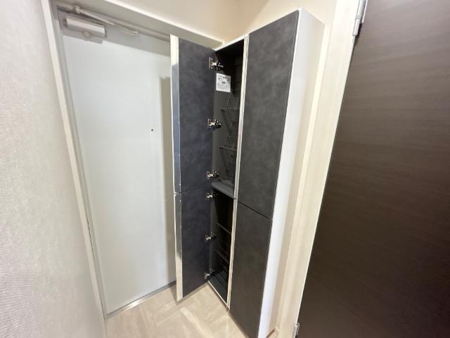 ピーニャ市川101号室 下駄箱