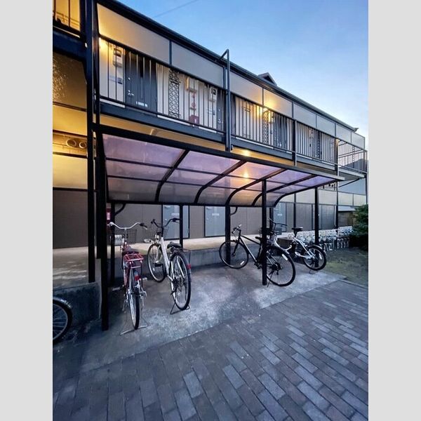 ヴィラ・ファミーユ　B 駐輪場