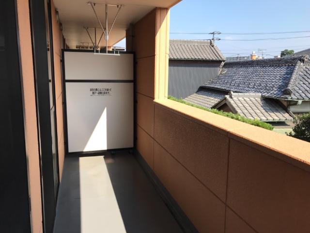 オーパ・ヴィラージュ203号室 ベランダ