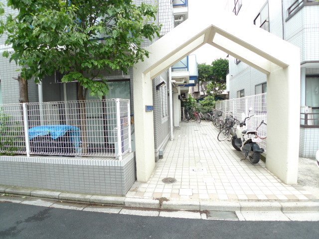 ブルースカイ原木 エントランス