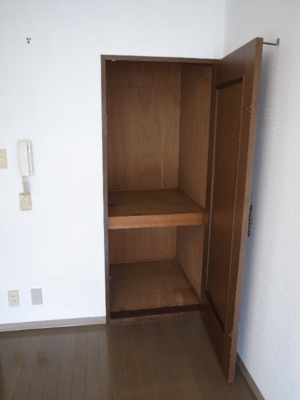 カオパレス１８2階 収納