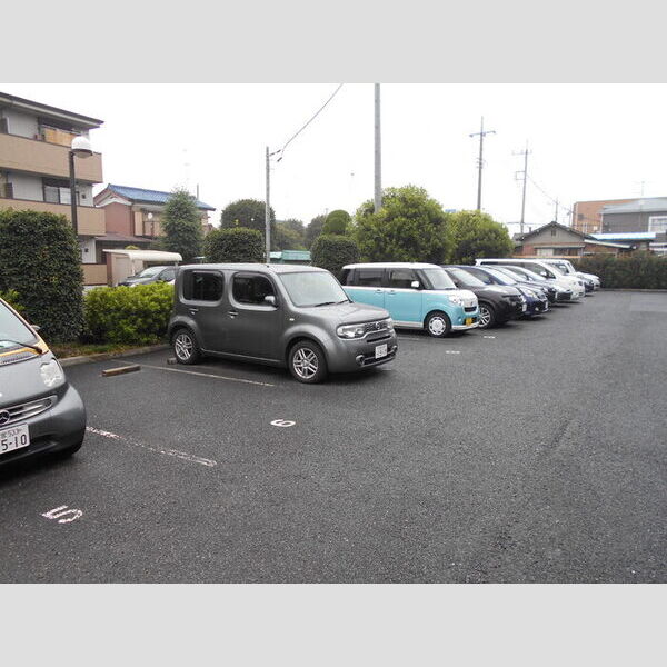 フローレスタ カーサ 駐車場