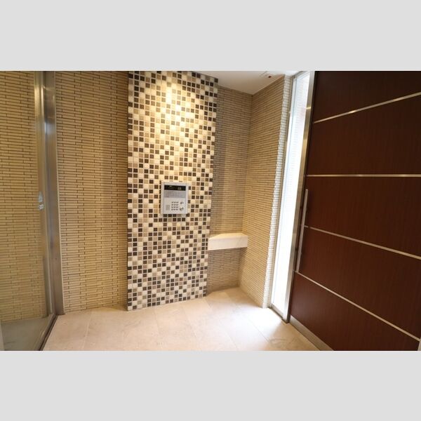 Solana エントランス