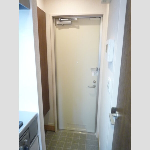 Bright Halu 　west101号室 玄関