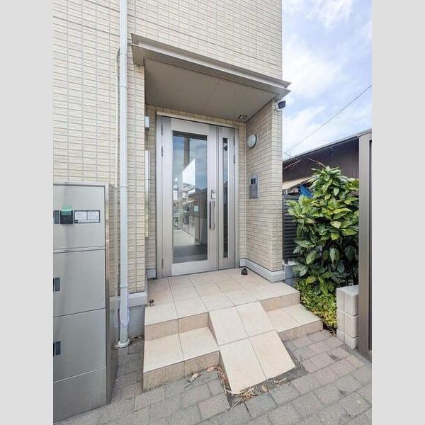 メゾンボヌール202号室 エントランス