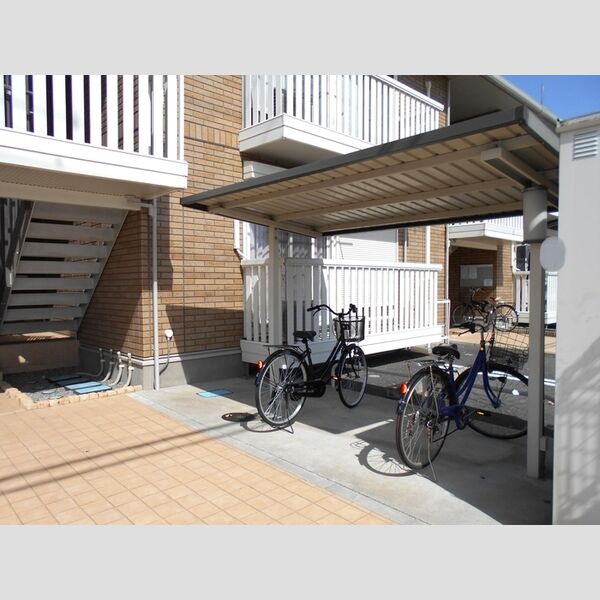 サンパティーク 駐輪場