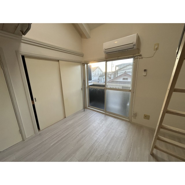 西川口第37レジデンス　旧レオパレス西川口第37 リビング