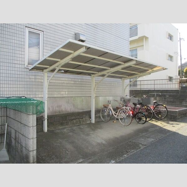 ロイアルパレスシマ 駐輪場