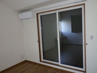 アイビス　コート 内観