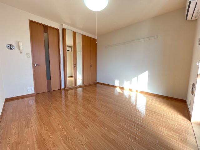 フローラーリア湘南203号室 洋室