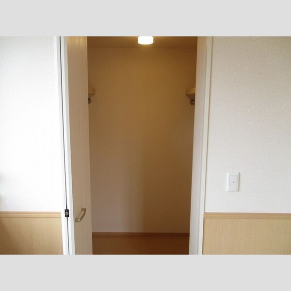 メゾン　あい・あこ　あこ203号室 ウォークインクローゼット