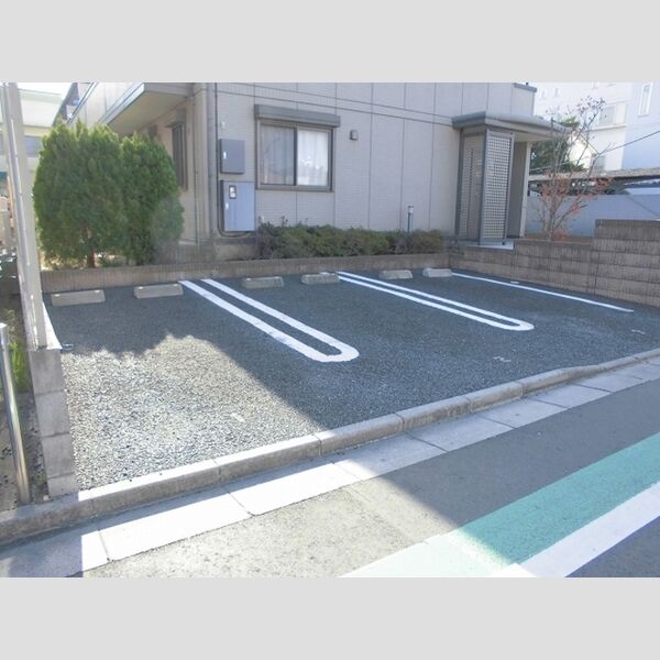 BLUE PLAQUE HOUSE 駐車場