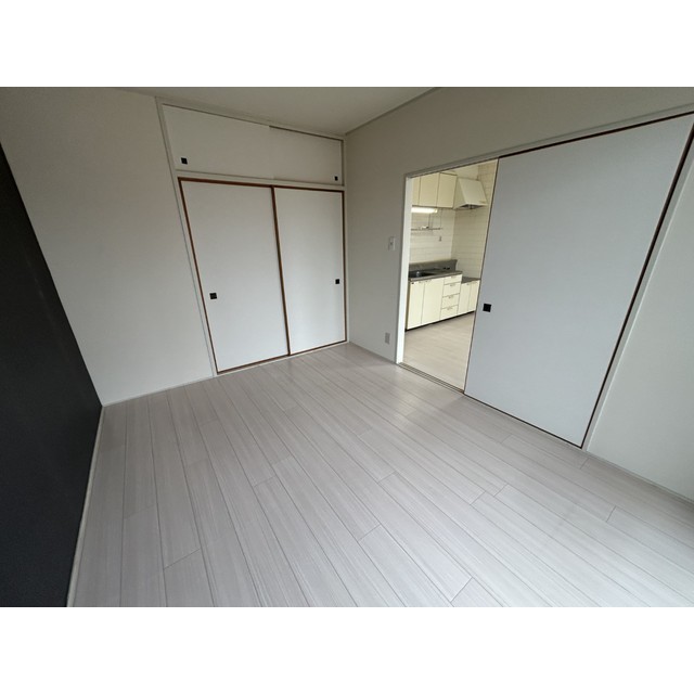 サンライズ中川202号室 内観