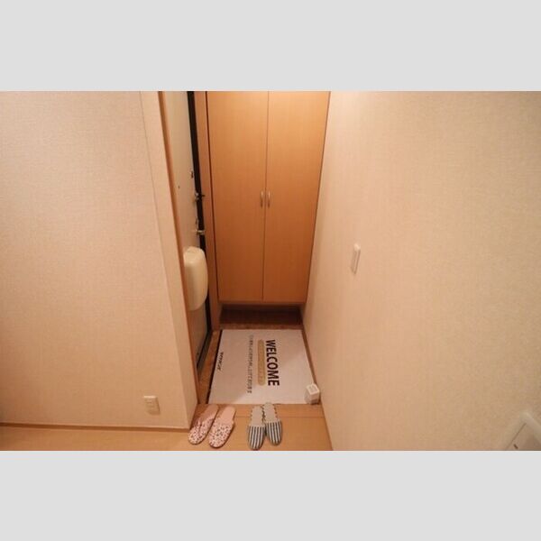 マサーレ・オガワ　B棟102号室 玄関