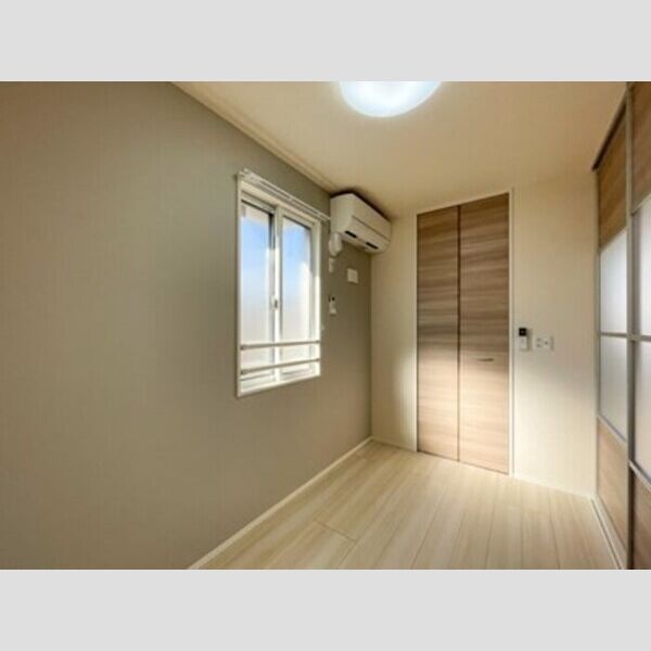 エムスクエア205号室 洋室