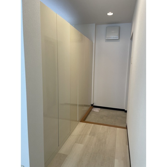 ポム・ドゥ・パン102号室 内観