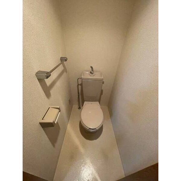 メゾン・ド・ヴィレ高円寺0306号室 トイレ
