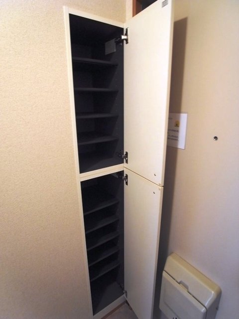 指扇駅前プラザ 靴入