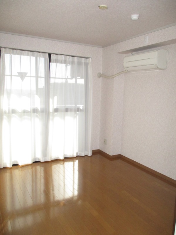 ヒルズヴァンベールD棟 リビング